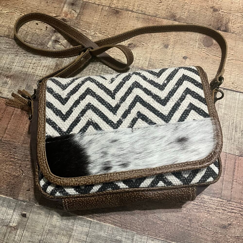 Myra Bag Women's Leather Cotton Crossbody Bag Purse 13"x9"x3" Western Country - Picture 2 of 7